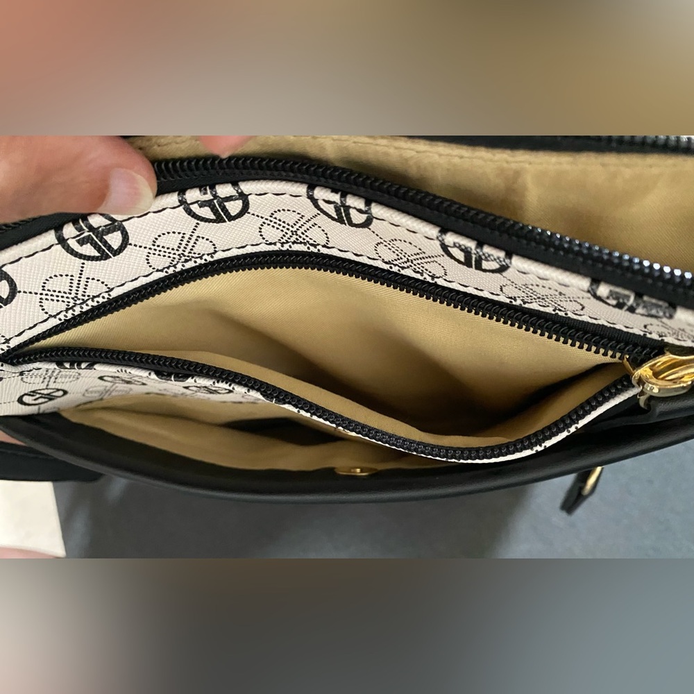 Giani Bernini Tonal Signature Crossbody - Picture 12 of 16